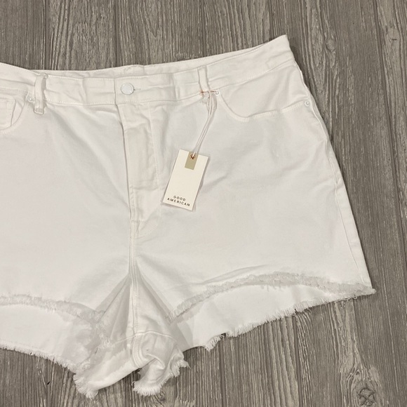 Good American Bombshell Short Size 18 NWT - Picture 2 of 8